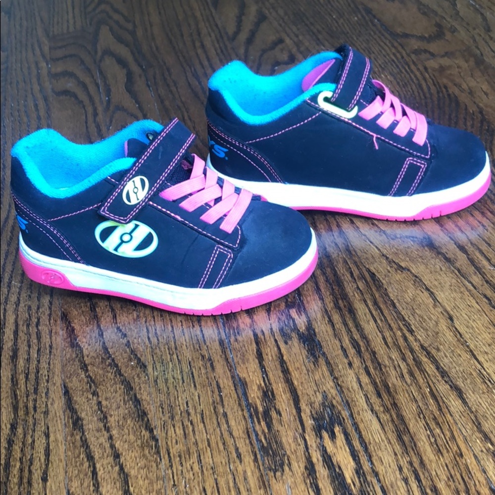 Shoes - Picture 2 of 5